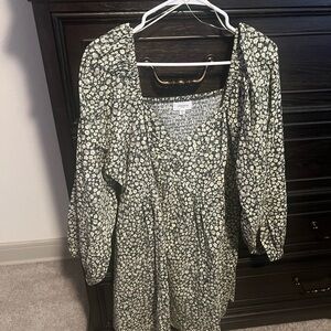 Annie Black Floral Puff-Sleeve Dress
